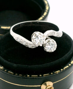 Vintage 18ct White Gold & Platinum Two Stone Diamond Ring