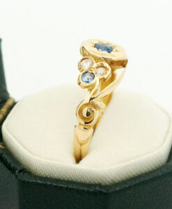 Antique 18ct Gold Diamond and Sapphire Ring dated 1903