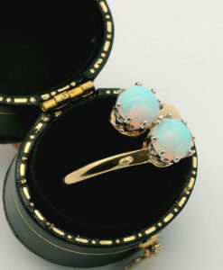 Vintage 18ct Gold Toi et Moi Opal Ring