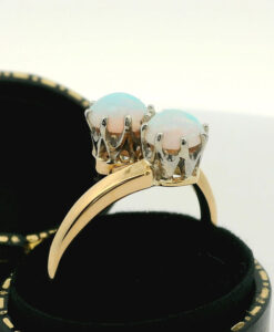 Vintage 18ct Gold Toi et Moi Opal Ring
