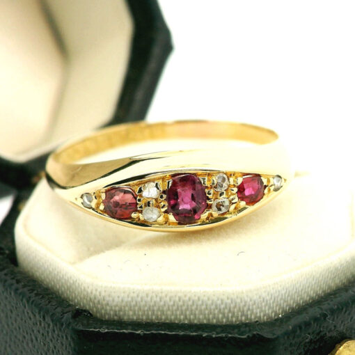 Vintage 18ct Gold Diamond and Ruby Ring