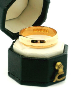 Vintage 22ct Gold Wedding Band Ring Size P dated 1952