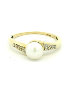 9ct Gold Pearl and Diamond Ring