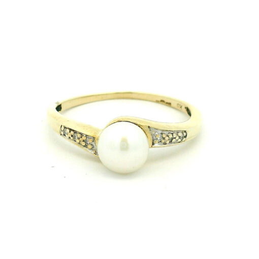 9ct Gold Pearl and Diamond Ring