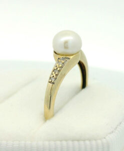 9ct Gold Pearl and Diamond Ring