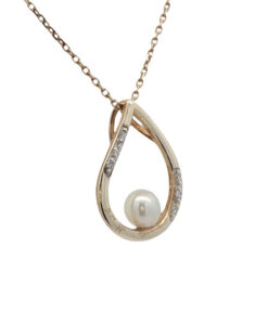 9ct Gold Diamond and Pearl Pendant with Chain