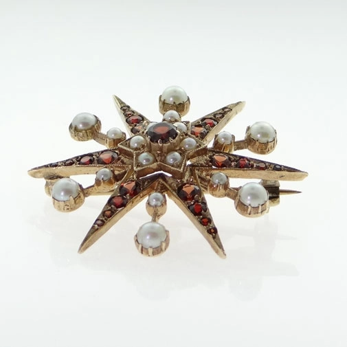 Vintage jewellery in the uk