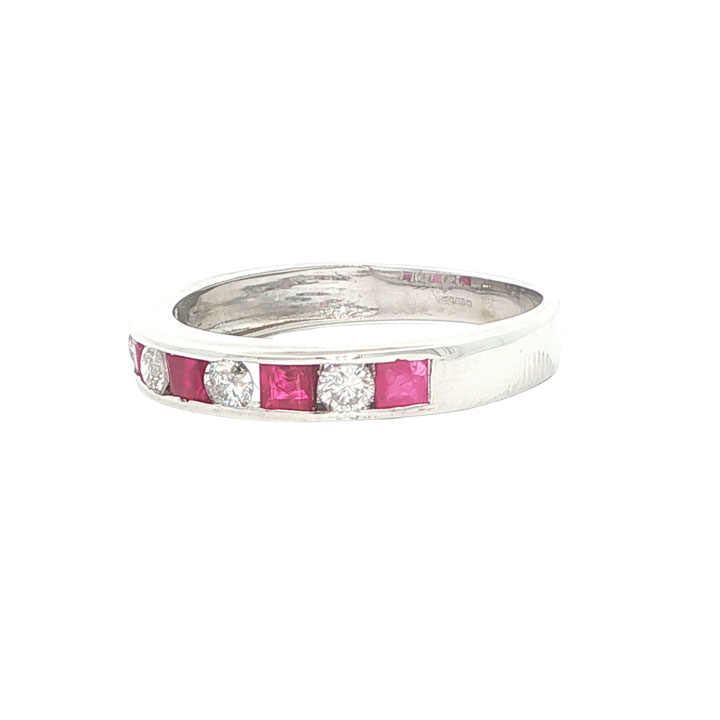 9ct White Gold Diamond and Ruby Band Ring - Image 2