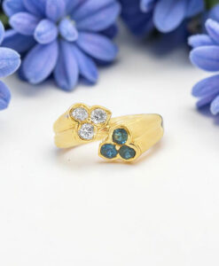 Kutchinsky ring with flowers