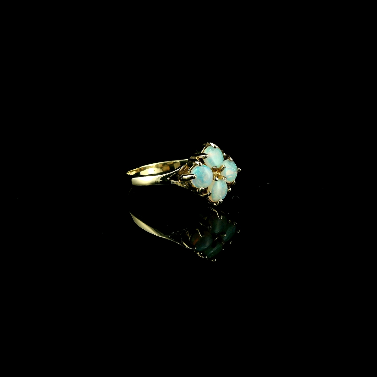 Vintage 9ct Gold Opal Cluster Ring
