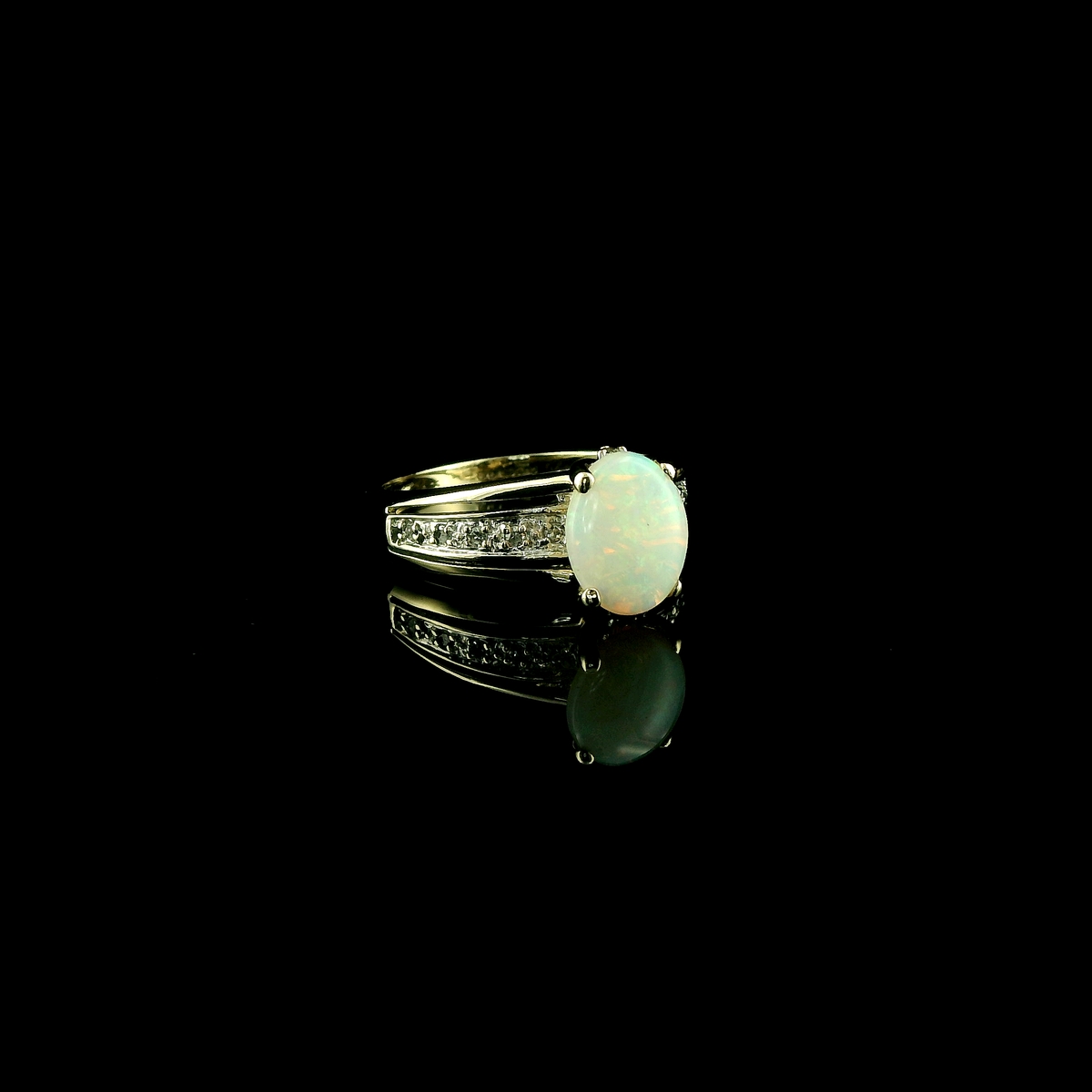Vintage 9ct Gold Opal and Diamond Ring