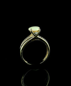 Vintage 9ct Gold Opal and Diamond Ring