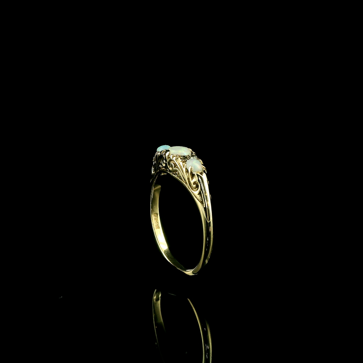 Vintage 9ct Gold Opal and Diamond Boat Ring