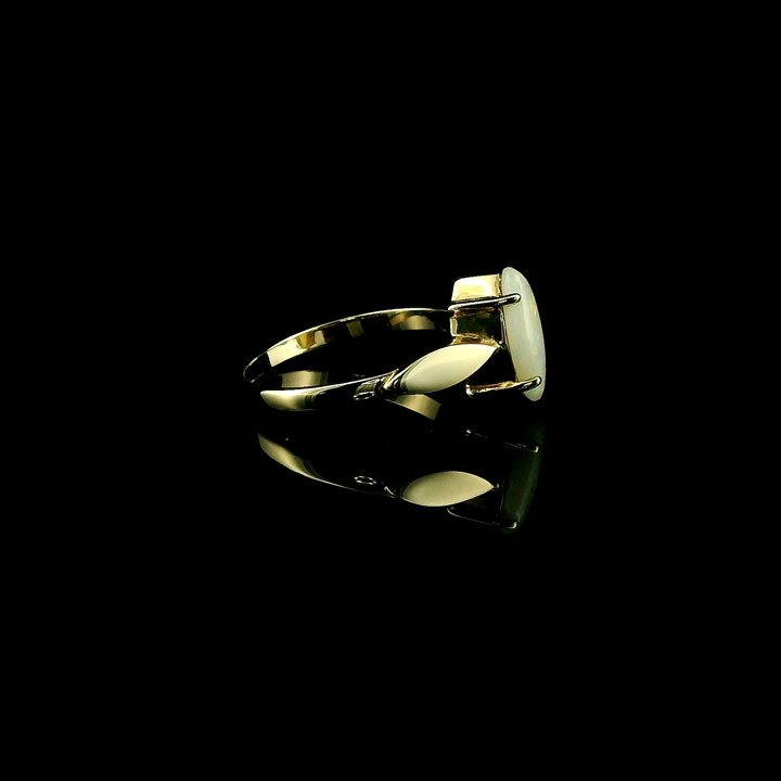 Vintage 9ct Gold Marquise Opal Ring